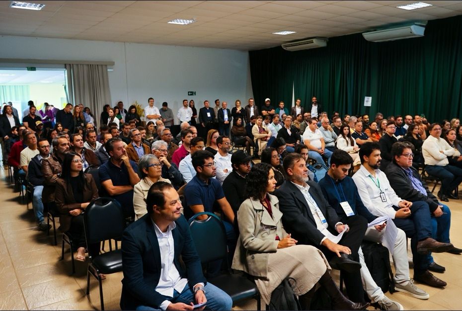 Networking e coffee break durante o 1º Fórum EIXOMINAS